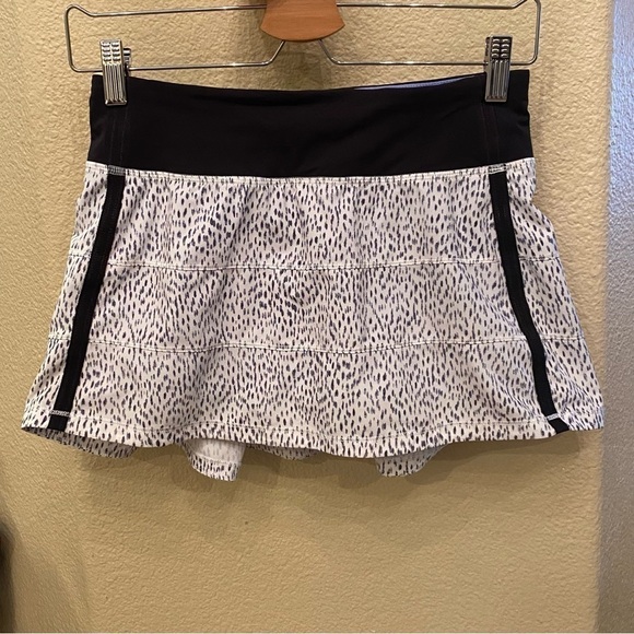 LULULEMON Women Black White Pattern Tennis Athletic Skort Size 4 - Picture 1 of 7